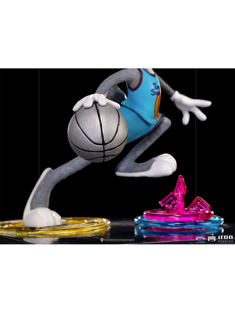 Space Jam A New Legacy: Bugs Bunny Batman 1/10 Art Scale Statue - Iron  Studios