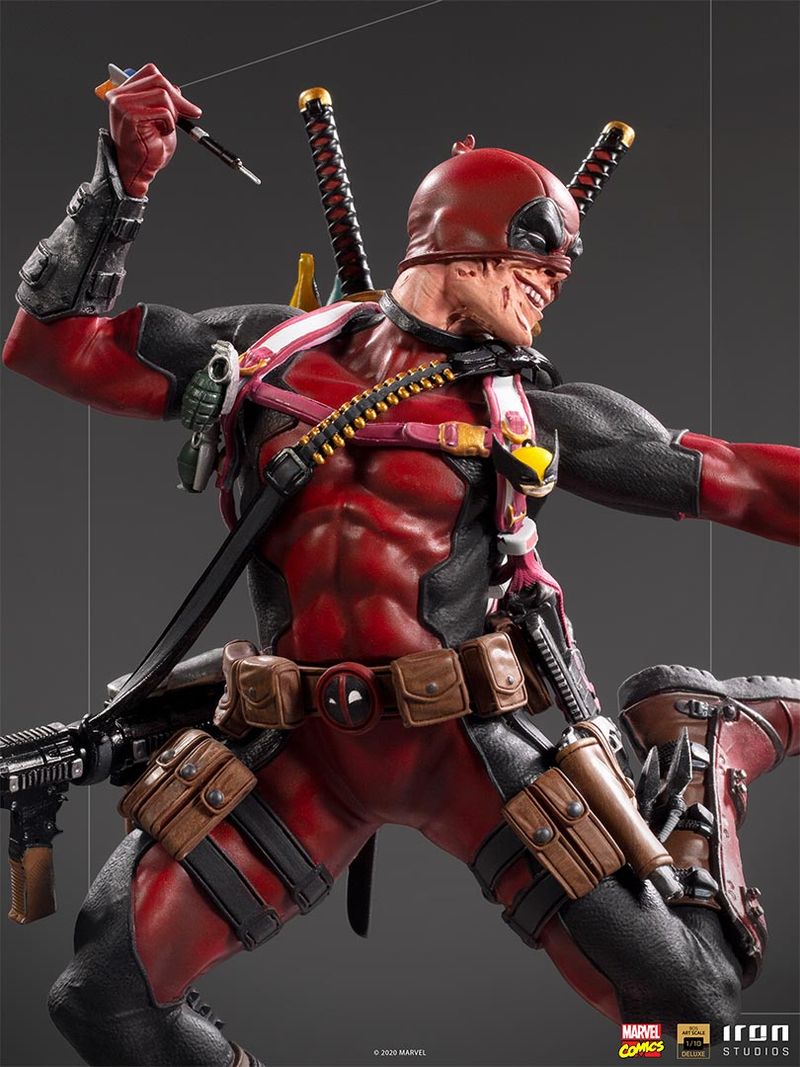 MARVEL - FIGURINE DELUXE DE DEADPOOL - IRON STUDIOS