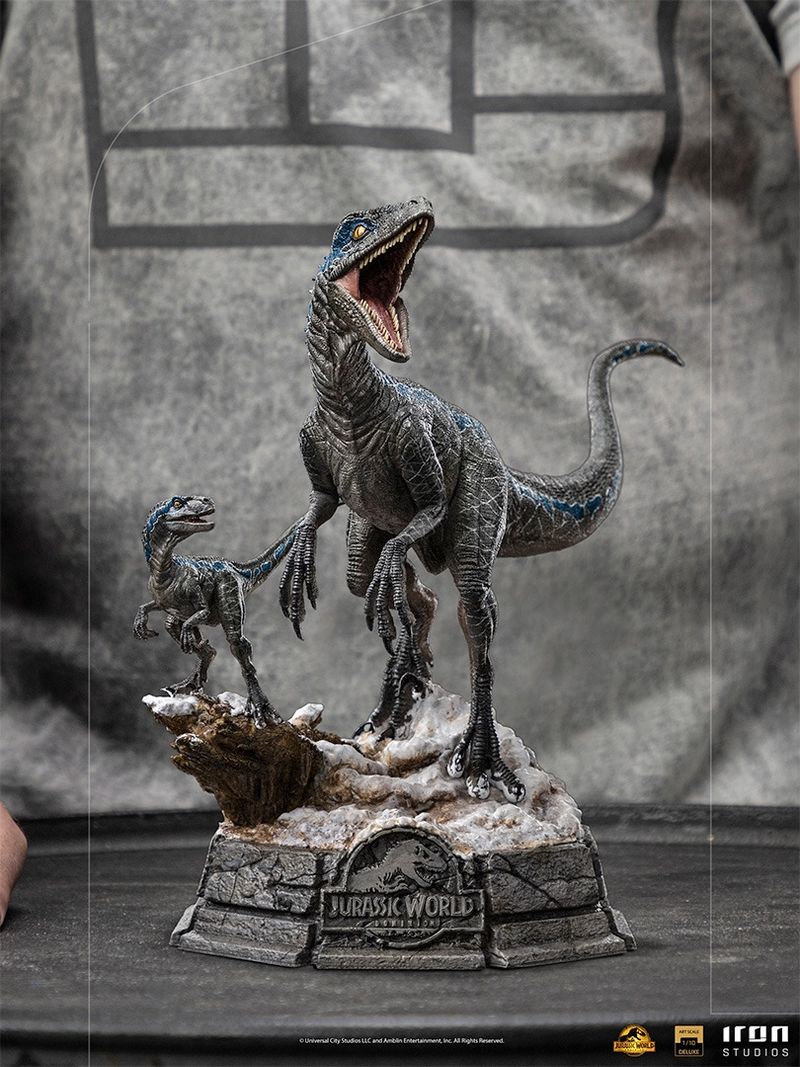 Jurassic World Dominion: Blue and Beta Deluxe Art Scale 1/10 Figure