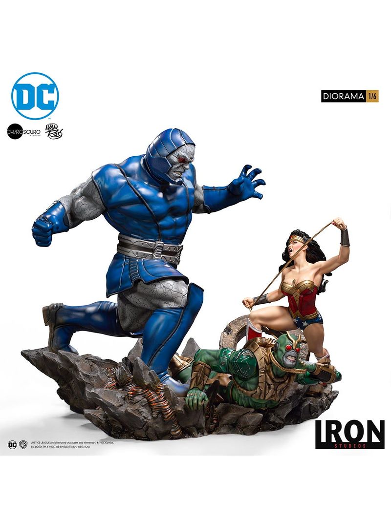 superman vs darkseid statue