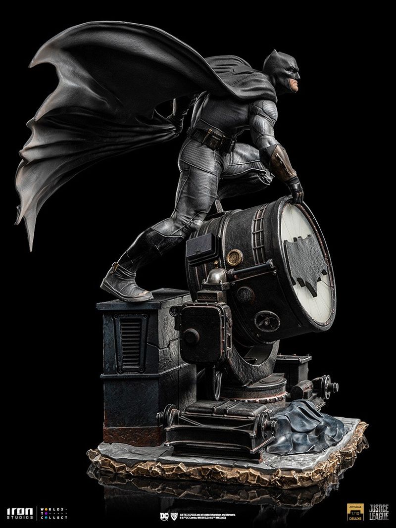 Iron Studios Batman on Batsignal - Zack Snyder's Justice League - Deluxe  Art Scale 1/10 - Figurine Collector EURL