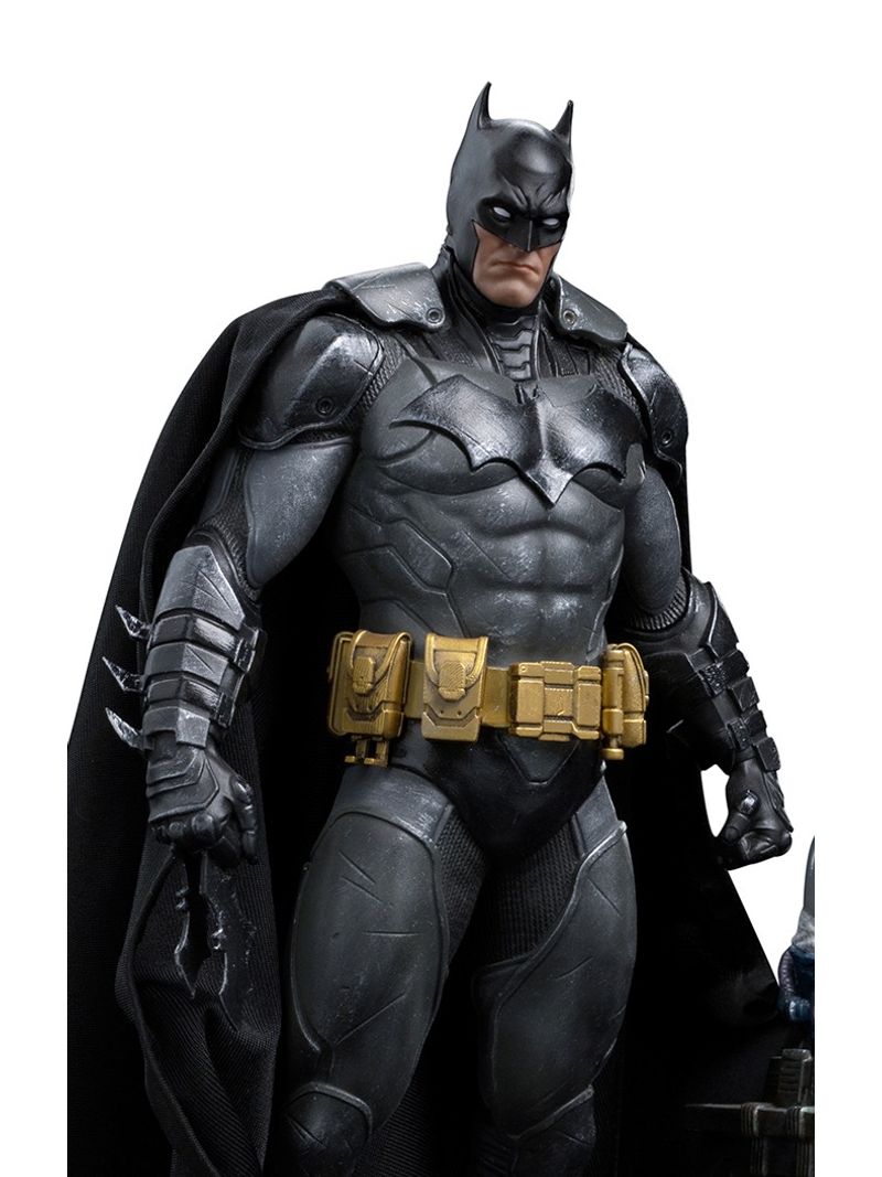 DC Comics BATMAN - Figurine Batman Deluxe 30 Cm - Figurine