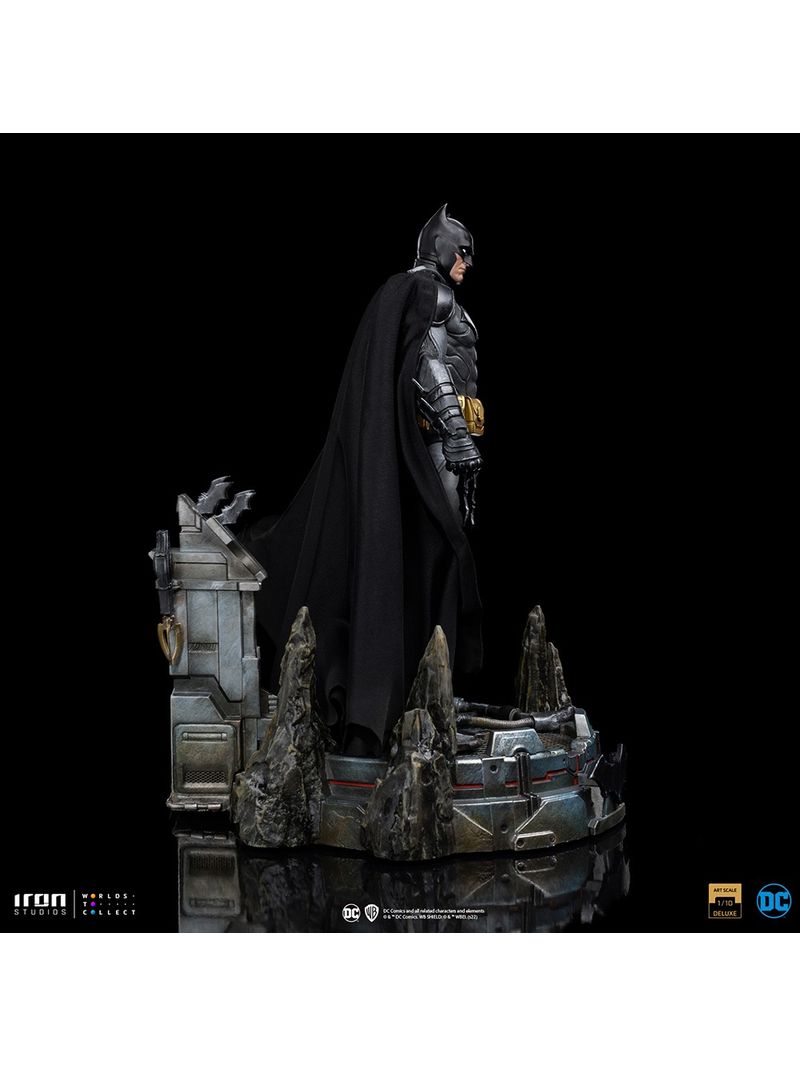 Iron Studios - DC Comics: Batman Unleashed Deluxe Art Scale 1:10