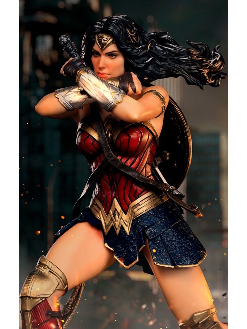 wonder woman hot justice league