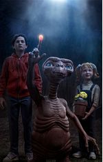 E.T., Elliot, and Gertie Deluxe 1:10 Scale Statue by Iron Studios