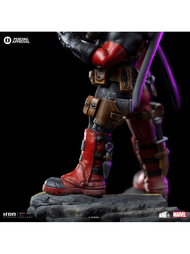 MARVEL - FIGURINE DELUXE DE DEADPOOL - IRON STUDIOS