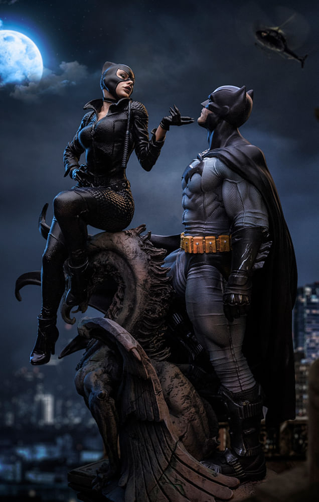 Shops Batman and Catwoman